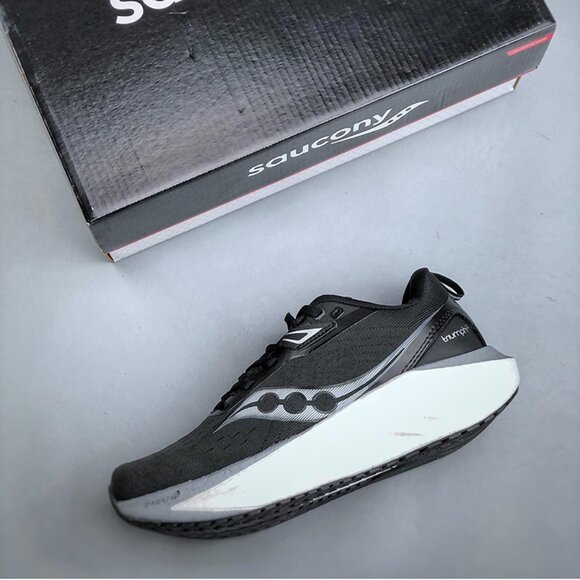 Saucony Triumph 22 Black Sports Jogging Shoes main image 8